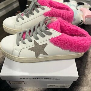 Steve Madden Sneakers Slide on. Size 7 1/2 women’s